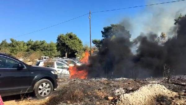 Araçlara Kadar Sıçradı İzmir’de Korkutan Yangın